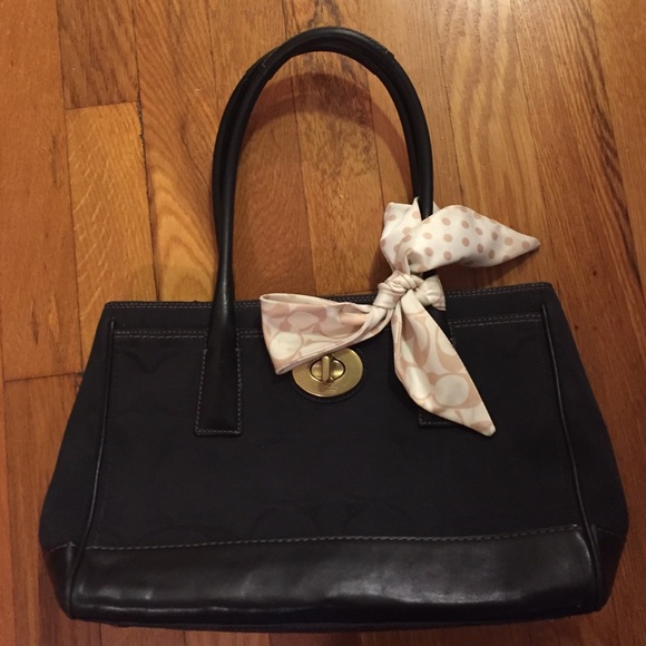 Coach purse - Picture 1 of 3